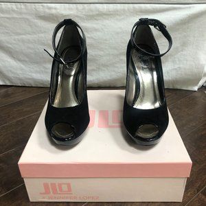 Jennifer Lopez size 6B Black 4 1/2 pump